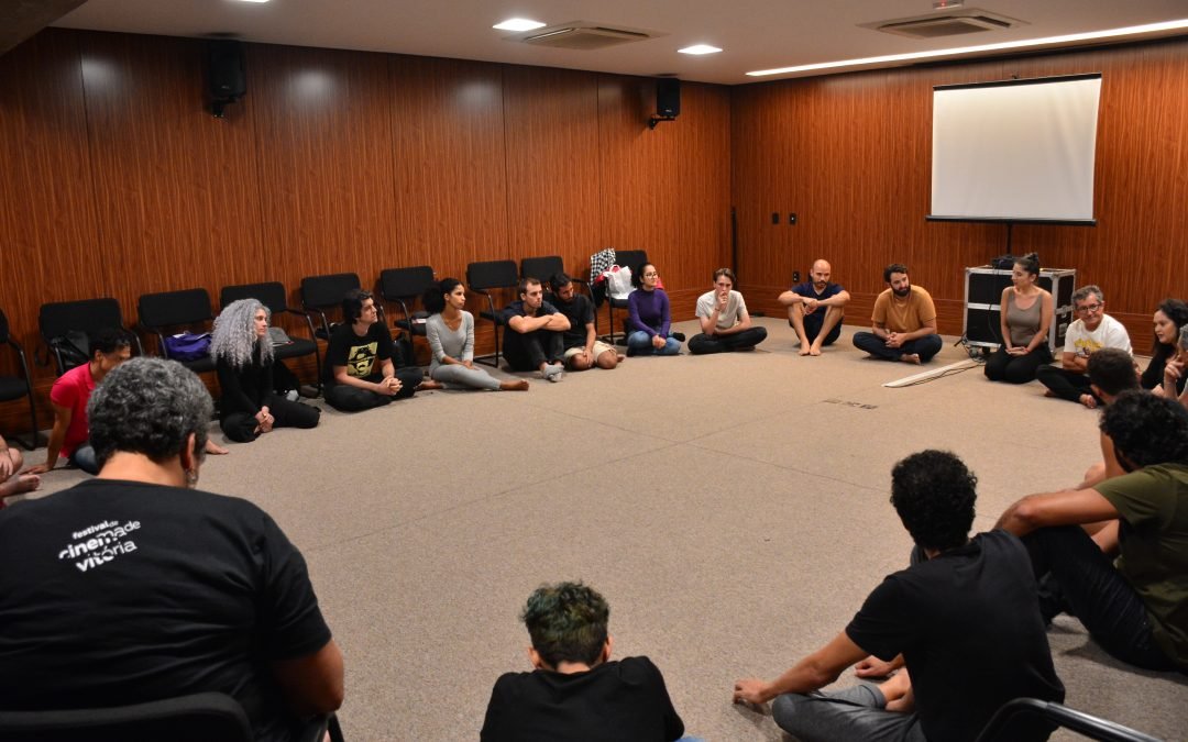 Começa oficina de interpretação do 26º FCV com ator Silvero Pereira