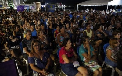 Público lota sessão de abertura do 25FCV Itinerante em Guarapari